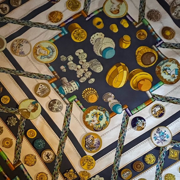 Hermès Multicolor Silk ‘Petit Main’.  By Caty Latham Scarf.  35” - Picture 4 of 16